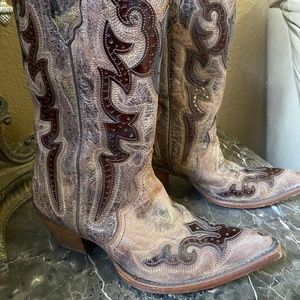 Gorgeous corral boots women’s 6.5 snip toe